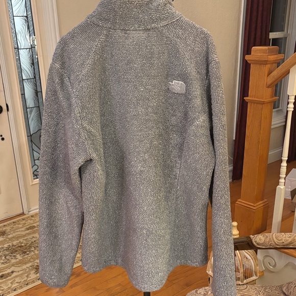 The North Face Charcoal Fleece Jacket - Picture 5 of 10